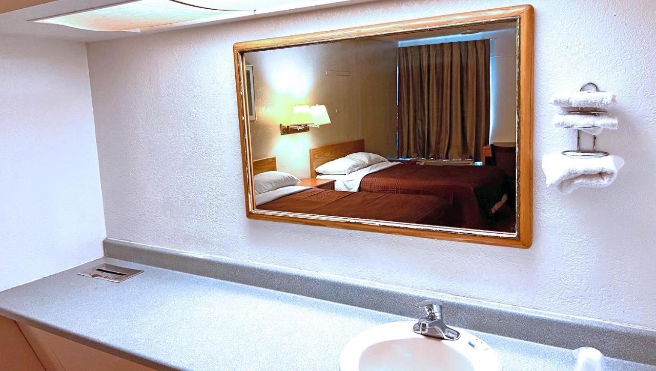 Thunderbird Motel Hillsboro Buitenkant foto