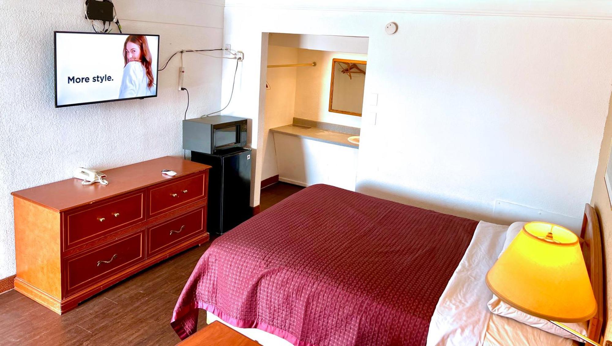 Thunderbird Motel Hillsboro Buitenkant foto