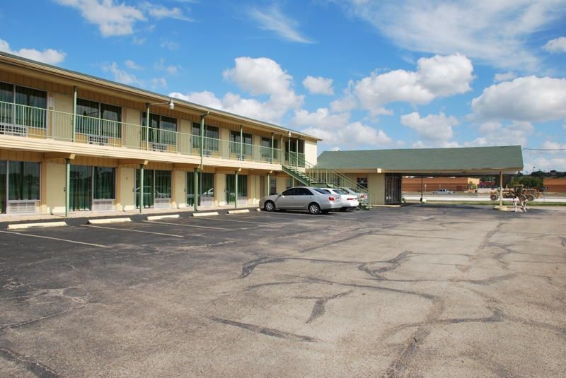 Thunderbird Motel Hillsboro Buitenkant foto